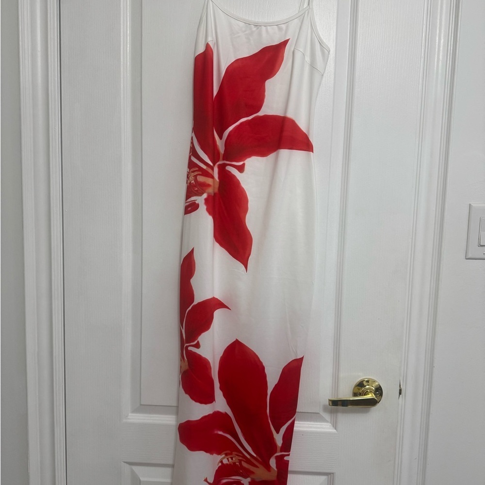Commense Red and White Floral Body con Dress - Picture 2 of 8